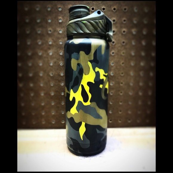 Custom Cerakote thermos Mandalorian Mashup - Picture 4 of 4